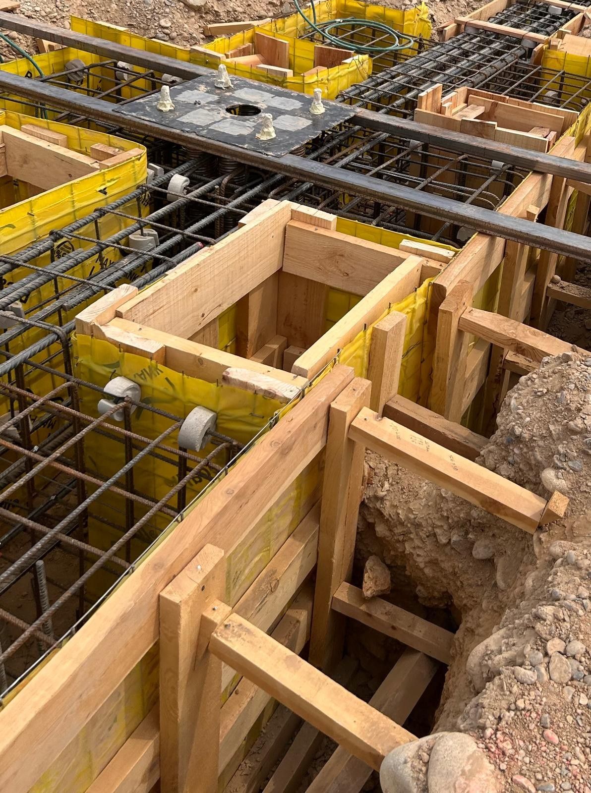 Encofrado de madera en obra