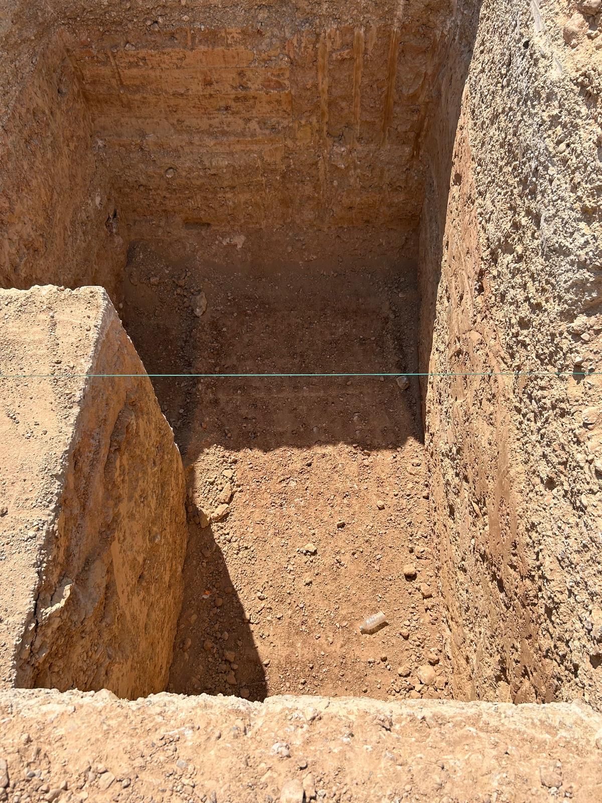 Nivel de excavación en obra